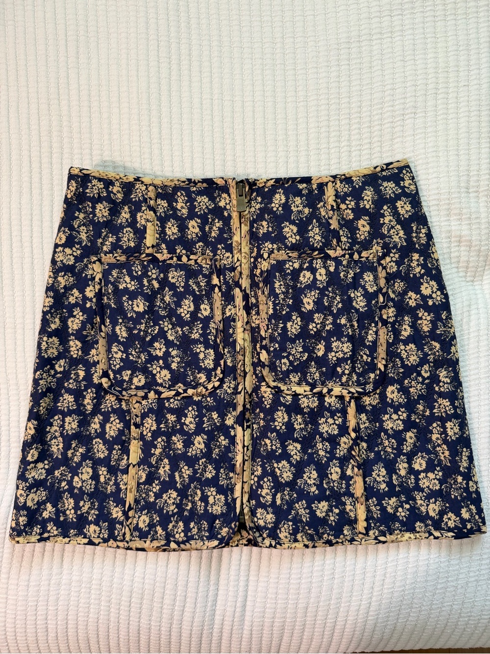 Sézane Foxy Skirt Cara Mix Print Navy Cream Floral 36/4 - Picture 2 of 6